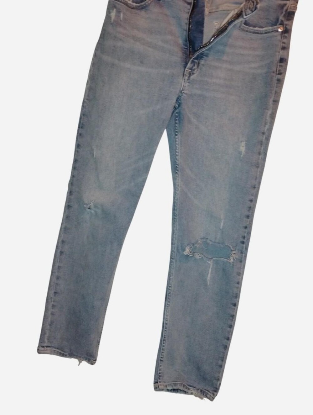 GAP Denim Cigarette Jeans Size 10/30R Light Wash Distressed Ripped Knee